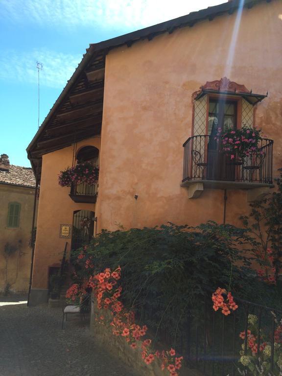 Dimora I Manichei Hotel Monforte D'Alba Exterior photo