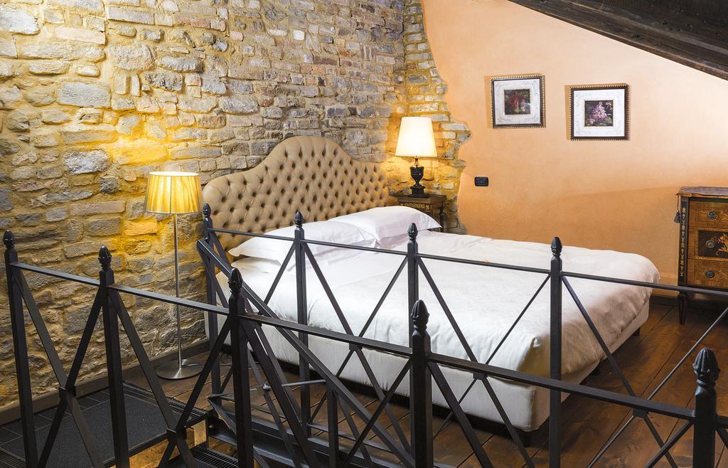 Dimora I Manichei Hotel Monforte D'Alba Exterior photo