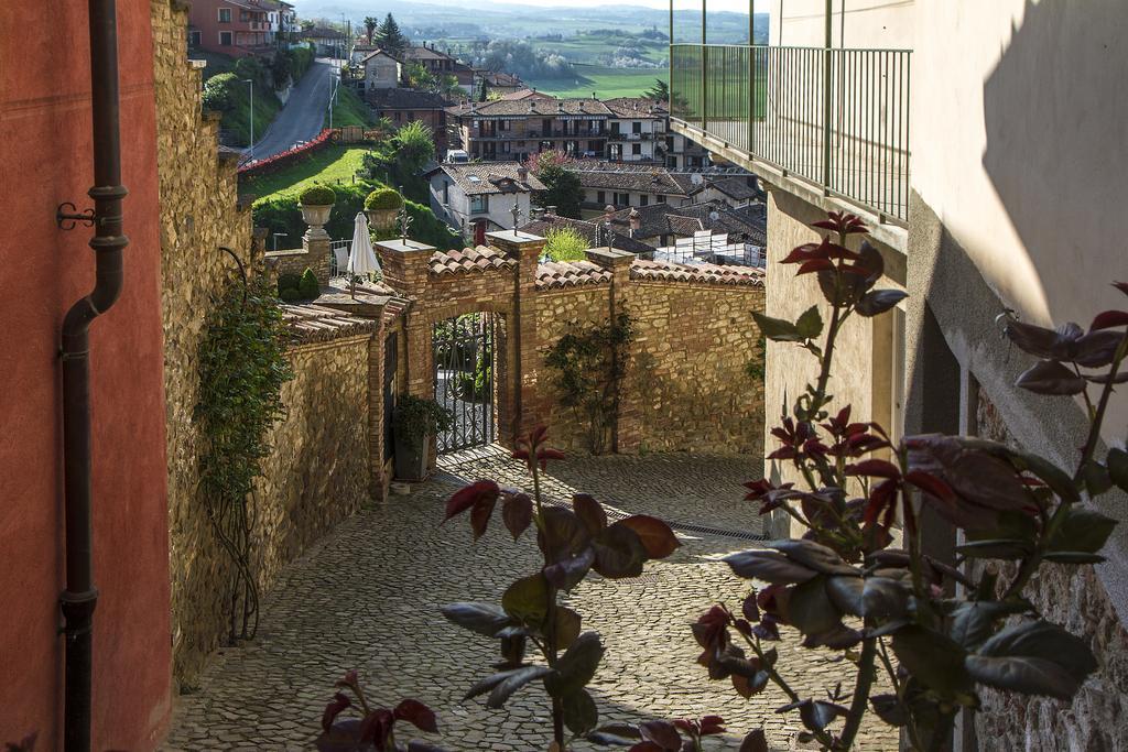 Dimora I Manichei Hotel Monforte D'Alba Exterior photo