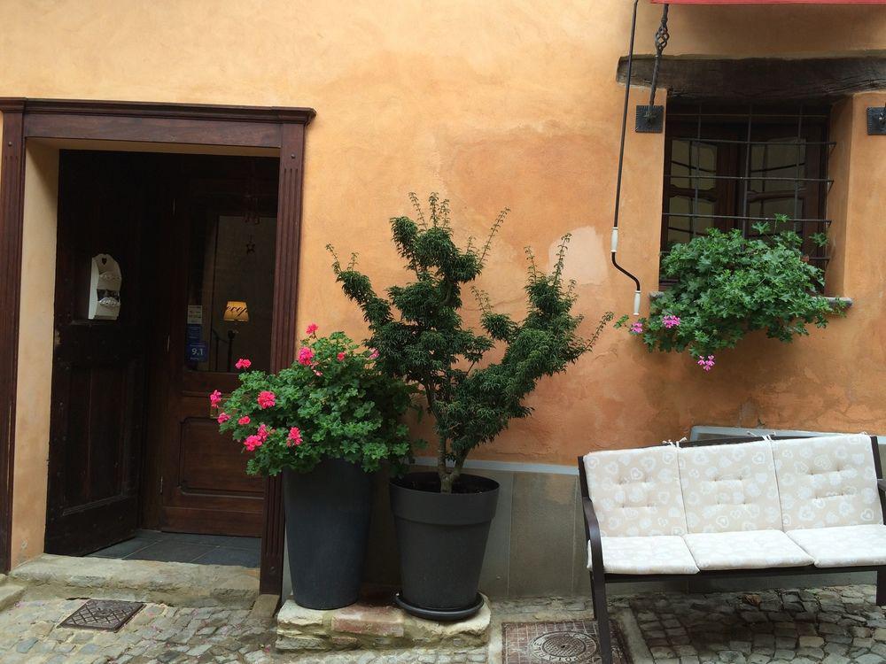 Dimora I Manichei Hotel Monforte D'Alba Exterior photo