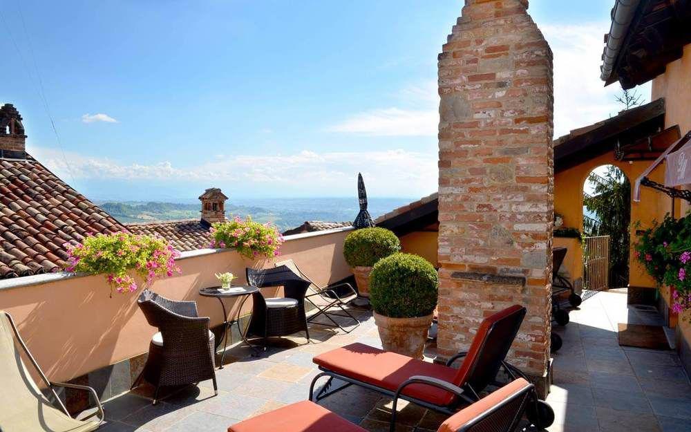 Dimora I Manichei Hotel Monforte D'Alba Exterior photo